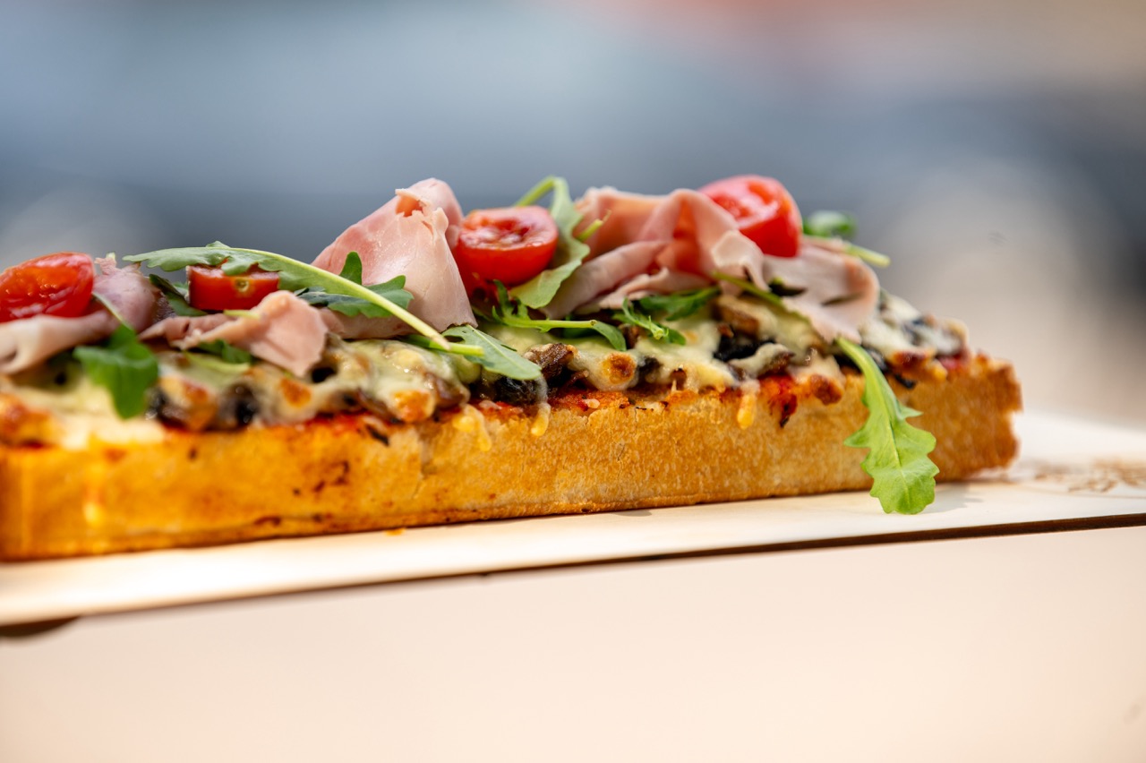 zapiekanki_u_kolezanki_tychy_hale_targowe_tht21